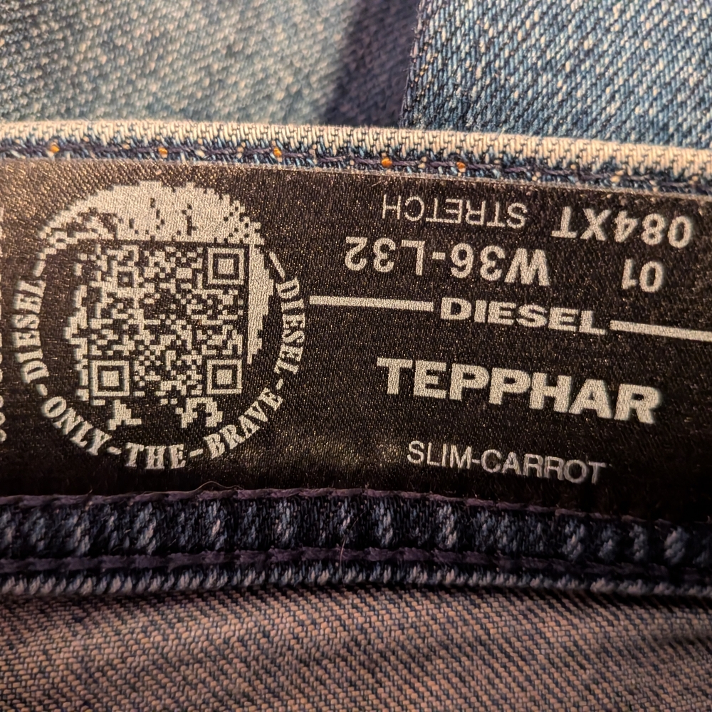 Diesel Men's Dark Blue Slim-Carrot Jeans